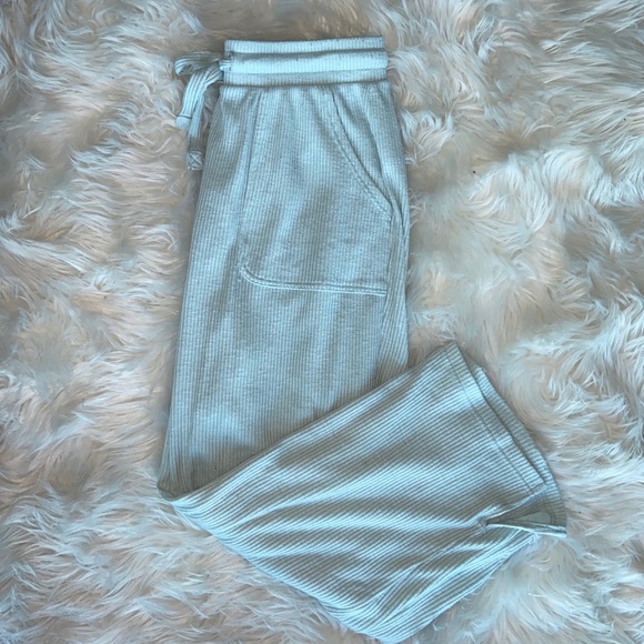 Gymshark Relaxed Lounge Set - Picture 4 of 6